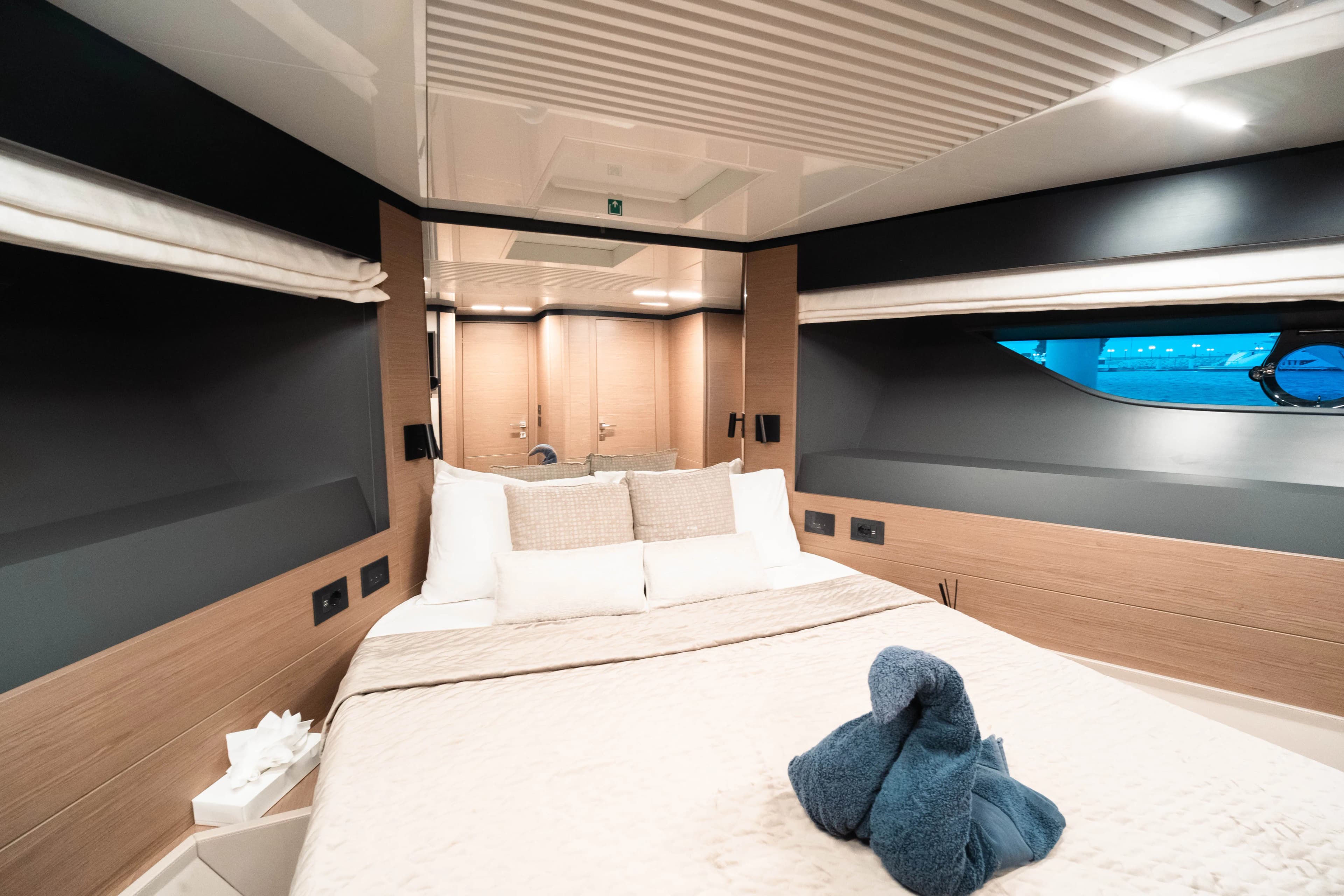 Elite Predator Feretti 670x Yacht luxury yacht for rent in Dubai by Ferretti